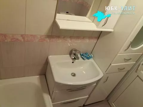 Продам пер Ломоносова 1 ккв + летняя кухня ОП 113 м2 -11 млн руб